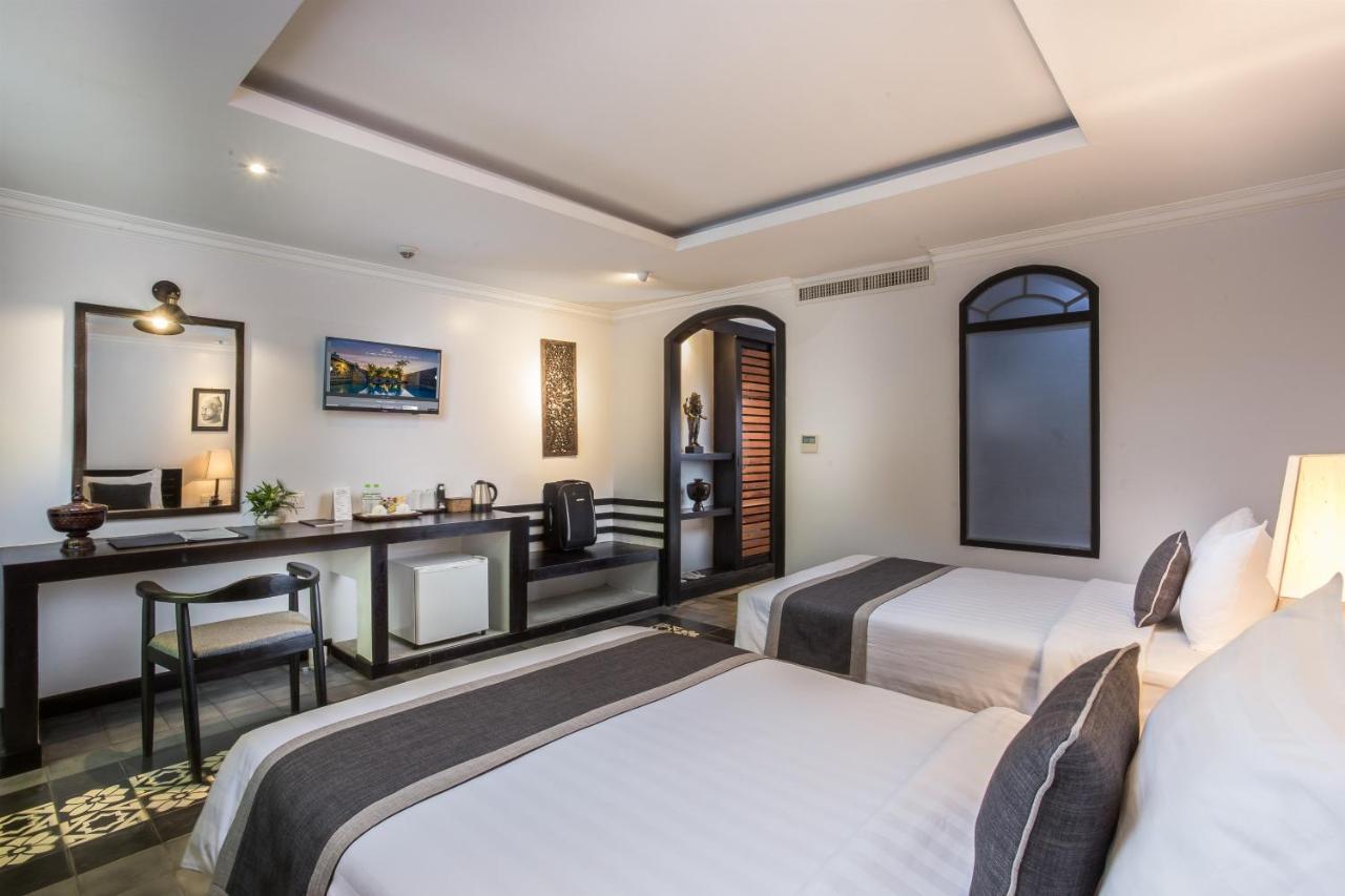 The Grand Cyclo Boutique Suite & Spa Siem Reap Bagian luar foto
