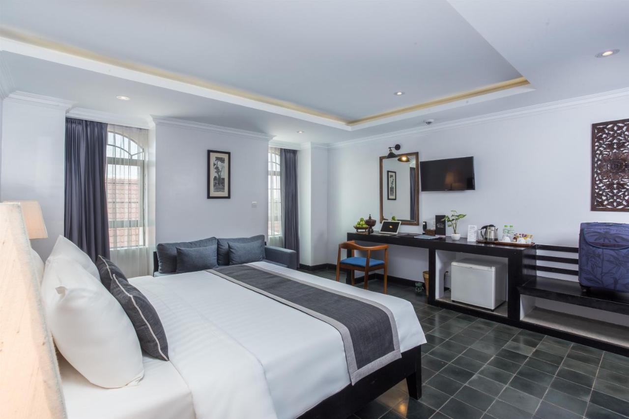 The Grand Cyclo Boutique Suite & Spa Siem Reap Bagian luar foto