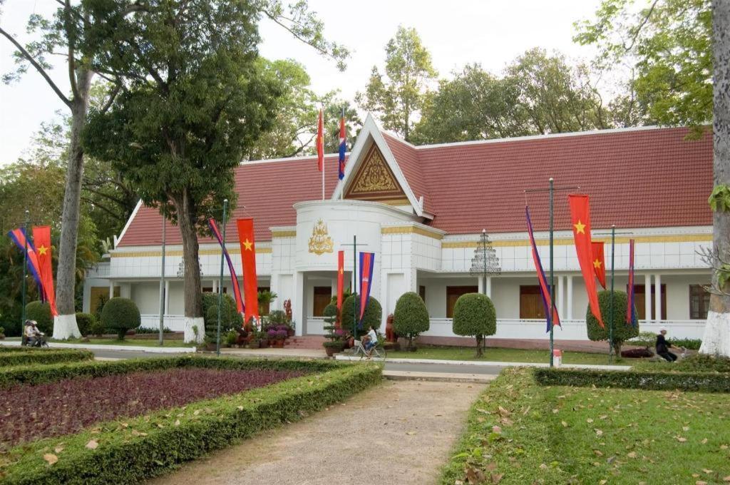 The Grand Cyclo Boutique Suite & Spa Siem Reap Bagian luar foto