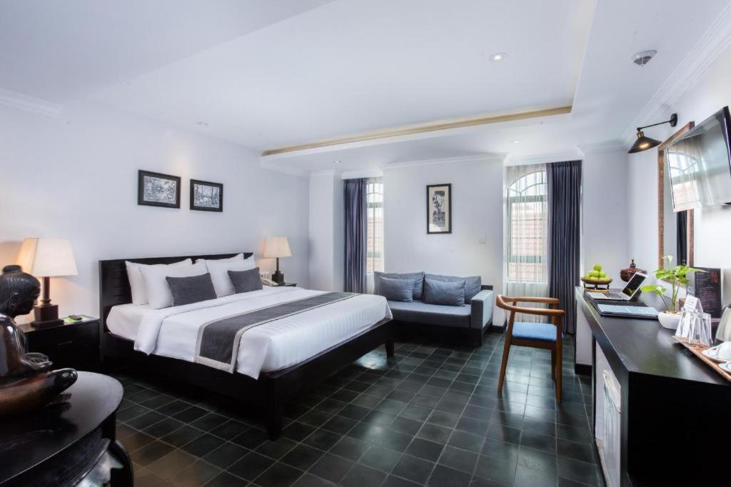 The Grand Cyclo Boutique Suite & Spa Siem Reap Bagian luar foto