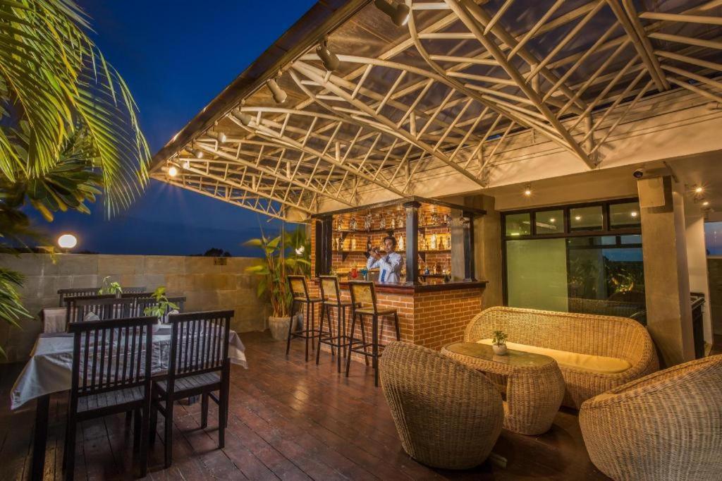The Grand Cyclo Boutique Suite & Spa Siem Reap Bagian luar foto